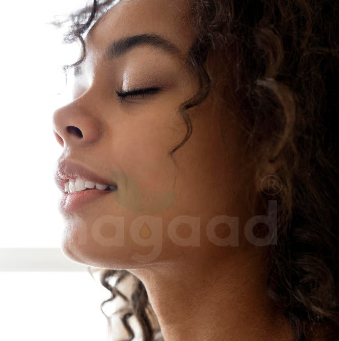 Frankincense essential oil bottle with benefits listed: relaxation, skin support, meditation, breathing, and mental clarity.